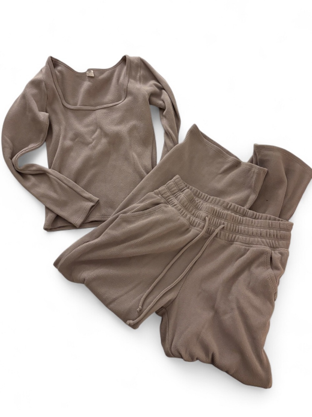 Gilly Hicks Lounge Set in Beige/Gray